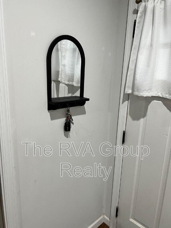 Building Photo - 2517 Haden Ave