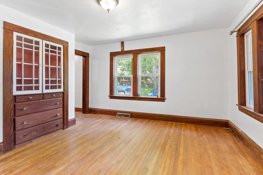 Building Photo - 15 Sherburne Rd