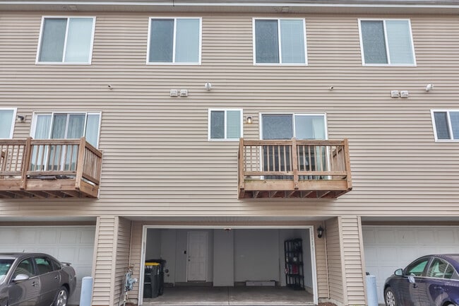 Building Photo - 1125 Alta Vista Dr