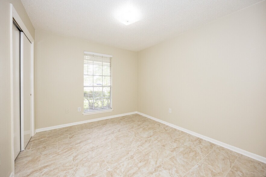 Building Photo - 12114 Tams Dr
