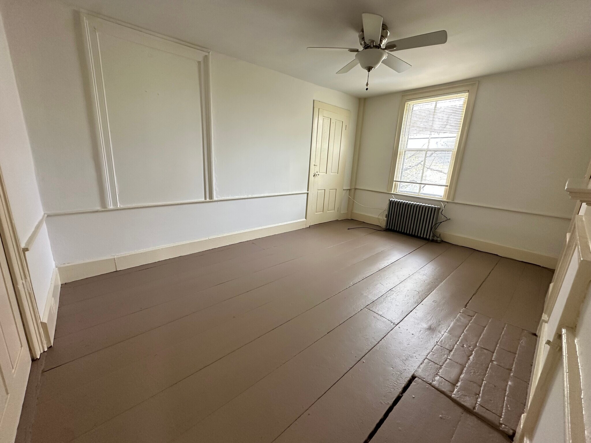 2nd BR - 29B Broad St