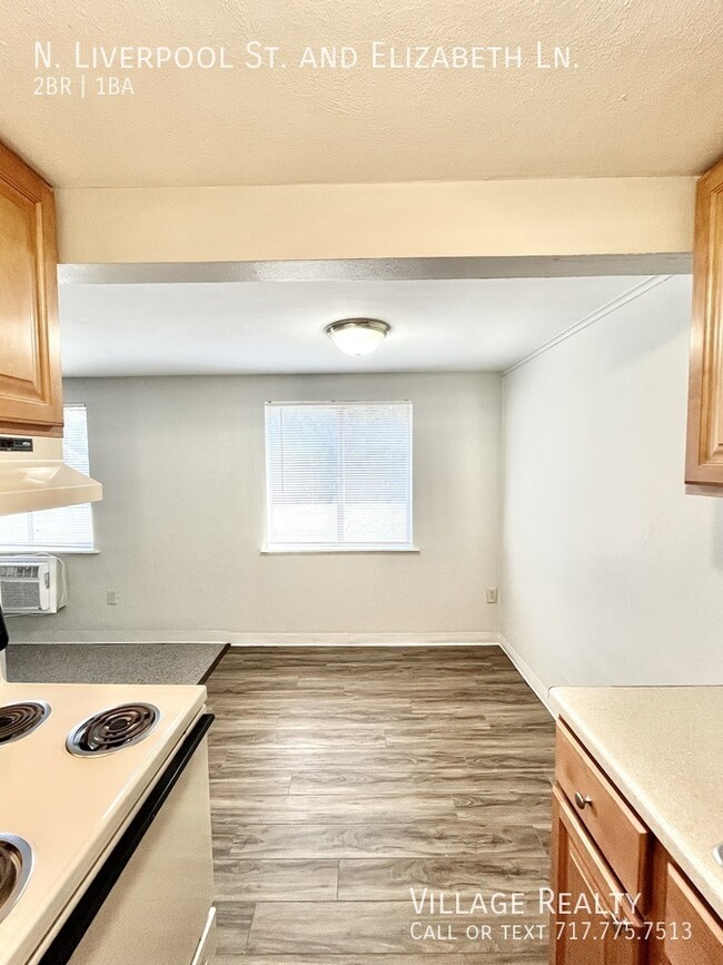 Building Photo - END-unit! Affordable 2-Bed Convenient to I...