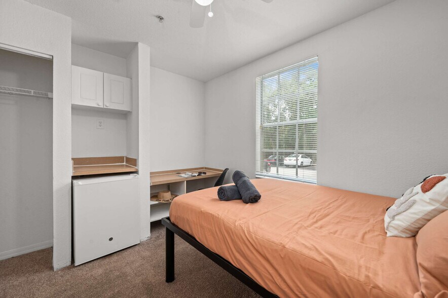 Building Photo - 5650 Graduate Cir