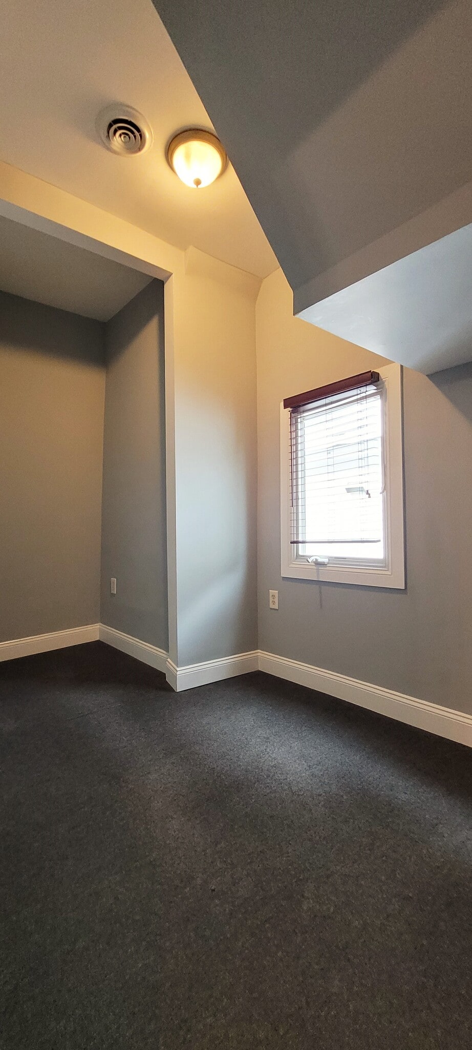 Bonus Room - 350 Euclid Ave