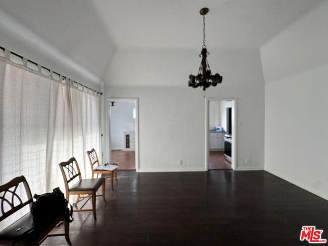 Building Photo - 326 N La Jolla Ave