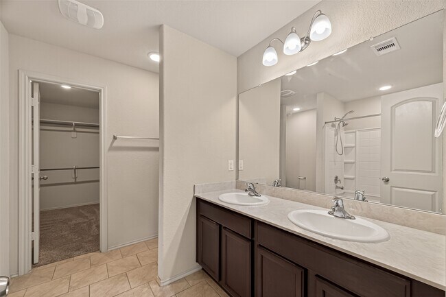 Building Photo - 23506 Umbrella Pine Dr