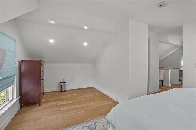 Building Photo - 2 Channing Pl