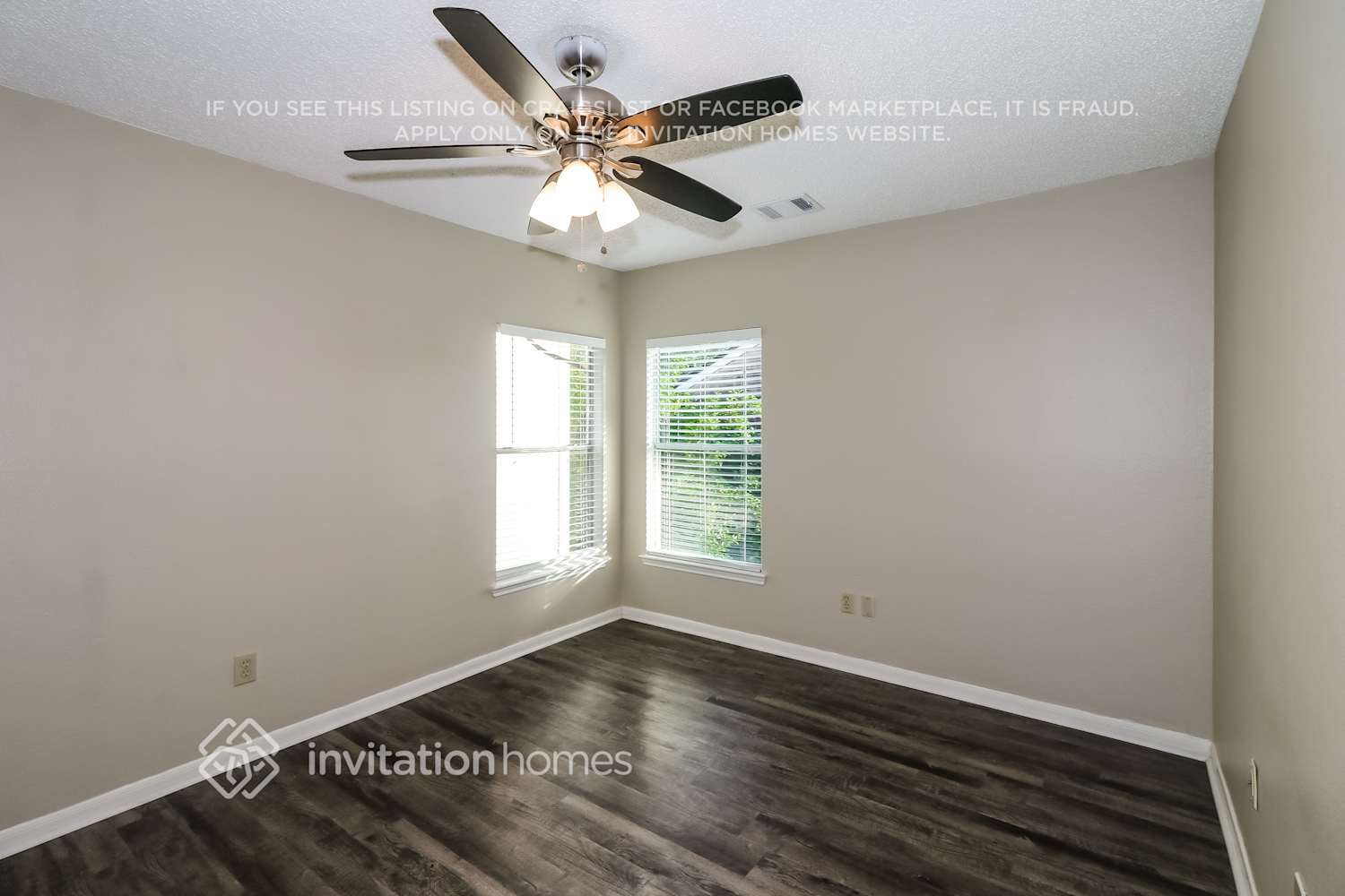 Building Photo - 8919 Village Hills Dr