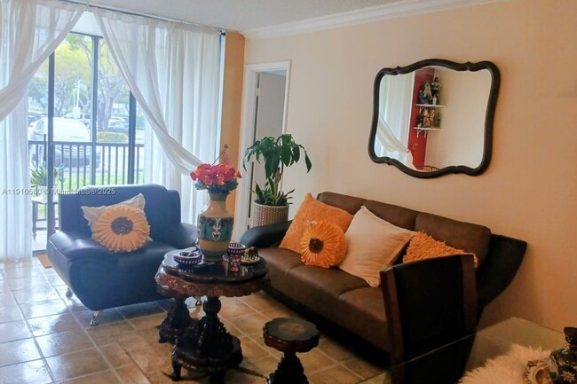 Building Photo - 3101 N Country Club Dr