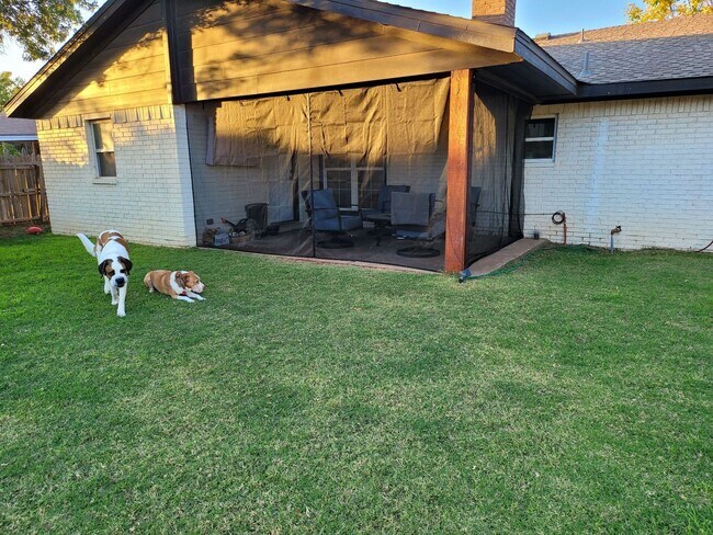 Building Photo - FOR LEASE - 3/2/2 - WEST LUBBOCK HOME