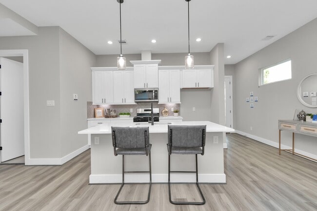 Building Photo - 11 Wellford St