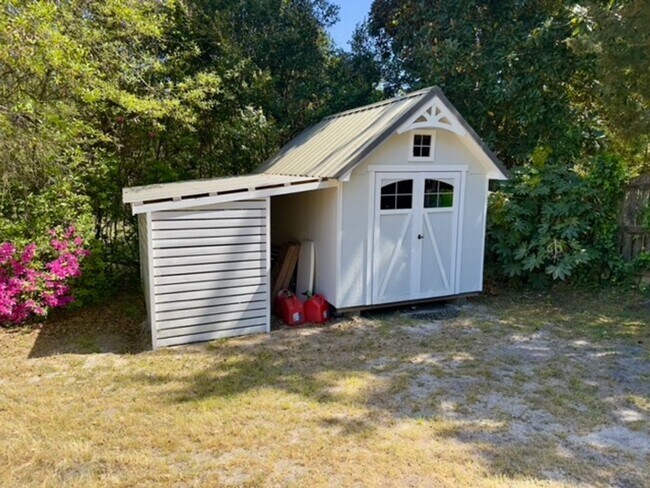 Building Photo - Single Family beauty in Greenville Sound