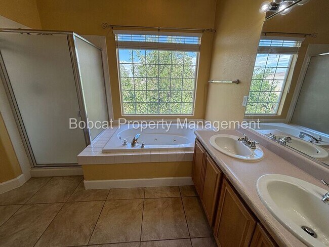 Building Photo - 1477 Ridge Point Dr