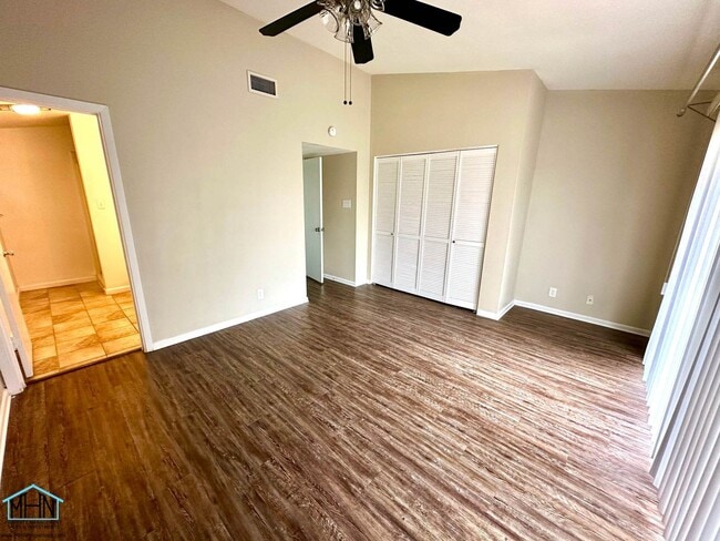 Building Photo - Cozy Secluded Condo, conveniently located near Medical Center, and Wurzbach Rd!