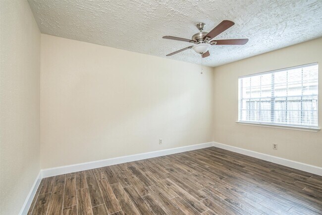 Building Photo - 5434 Garden Village Dr