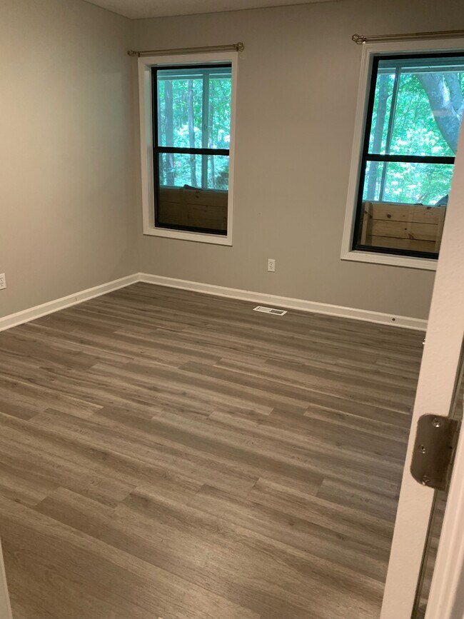 Building Photo - 5239 Ferry Creek Ln