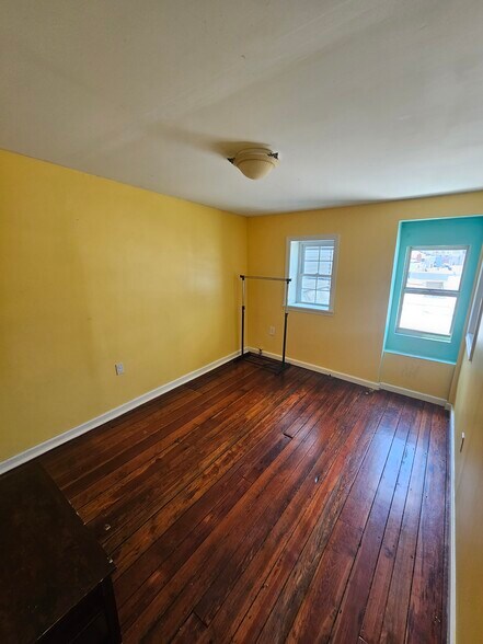 Building Photo - 1316 S 8th St