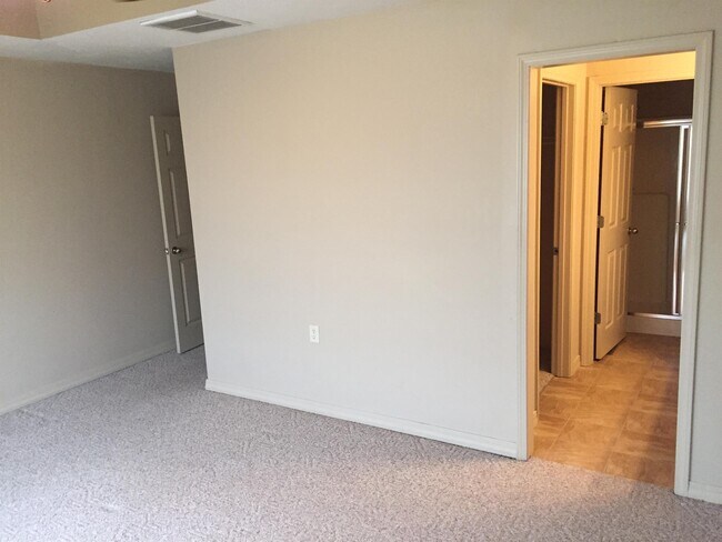 Building Photo - 1115 N Missouri Dr