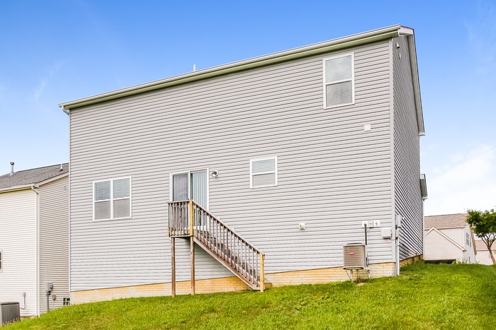 Building Photo - 61 W Twin Maple Ave