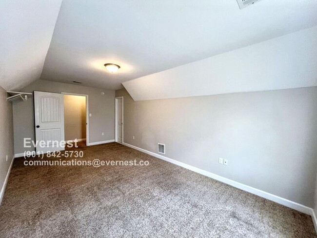 Building Photo - 8919 Kathryn Grace Dr