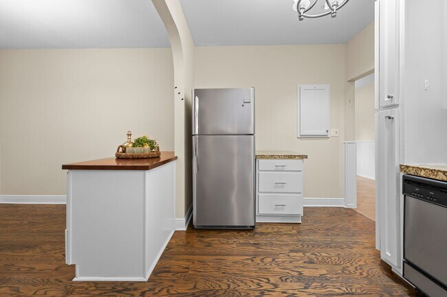 Building Photo - 6423 New Market Way