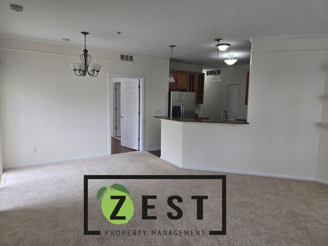 Building Photo - OPEN HOUSE- 5/6! 4PM-430PM! First floor 2 Bed 2 Bath Condo with tons of amenities!
