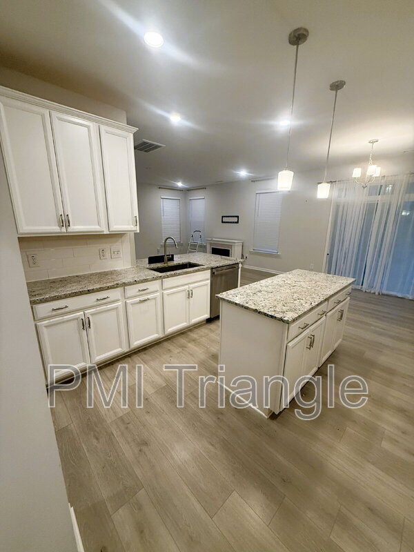 Building Photo - 2280 Grants Pass Station