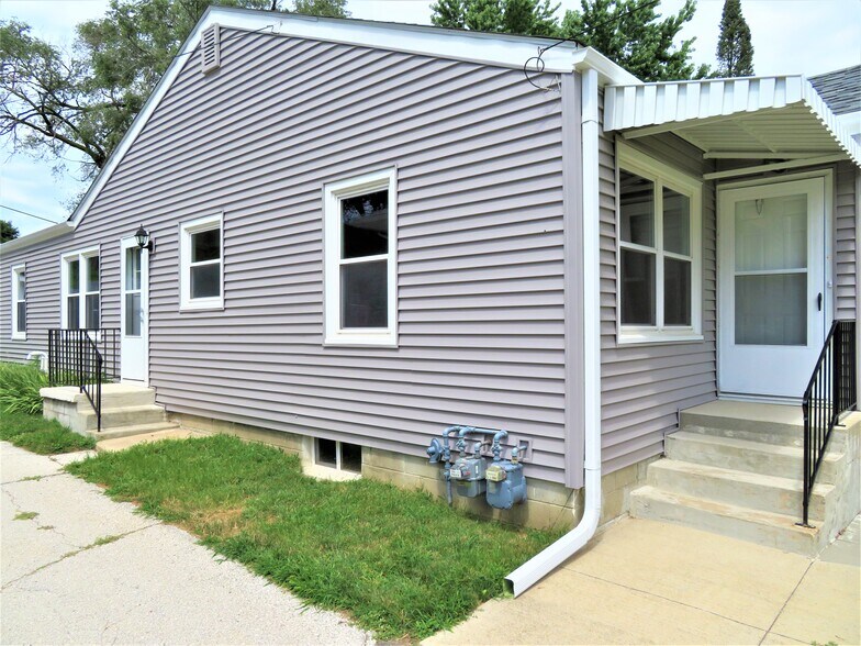 Building Photo - 2317 S Henry St