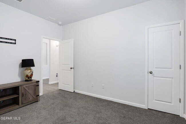 Building Photo - 1122 Gallium Ave