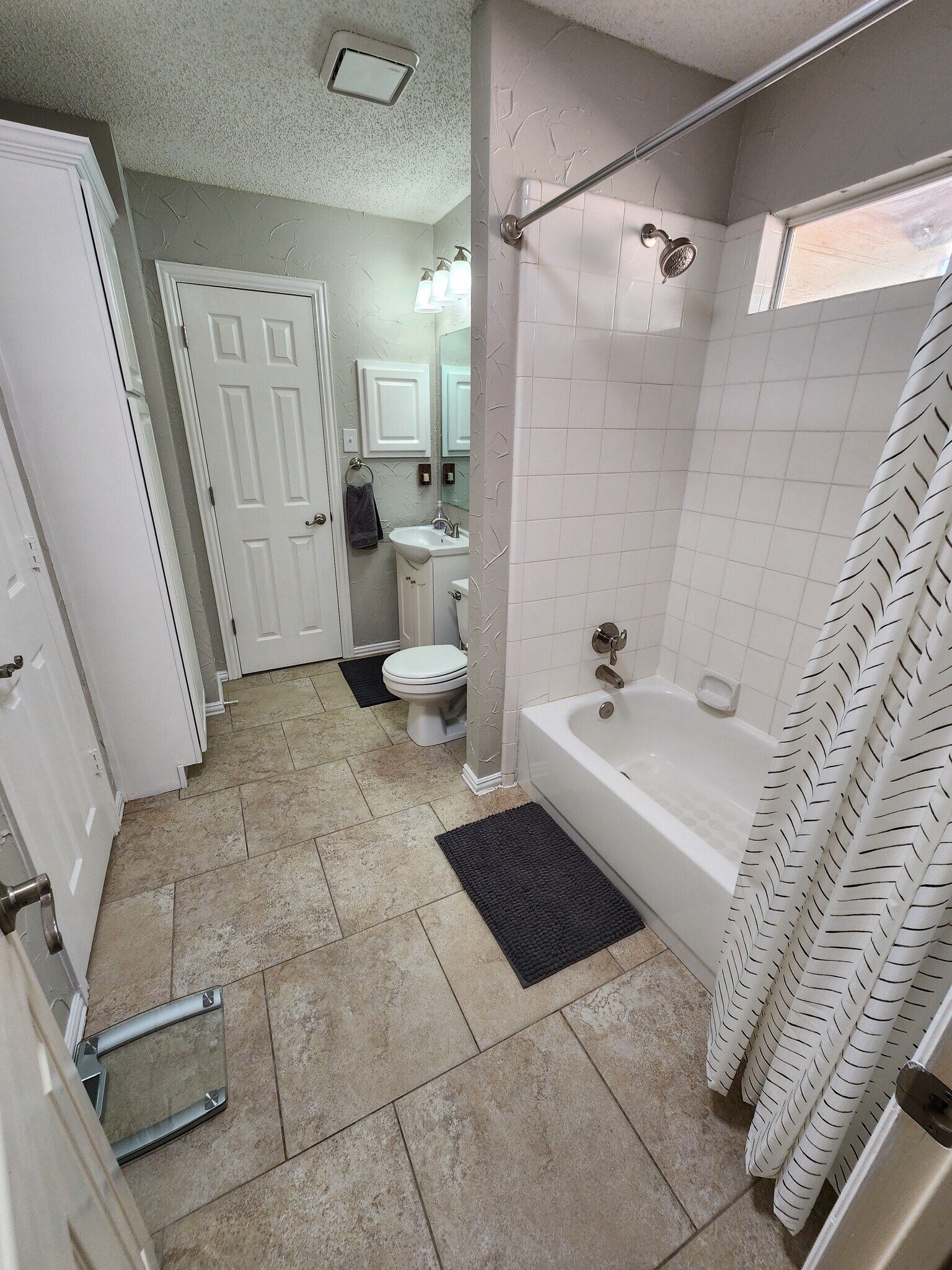 Building Photo - 929 Parker Dr