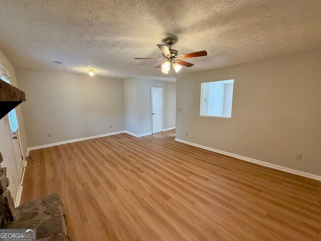 Building Photo - 8515 Pineland Dr