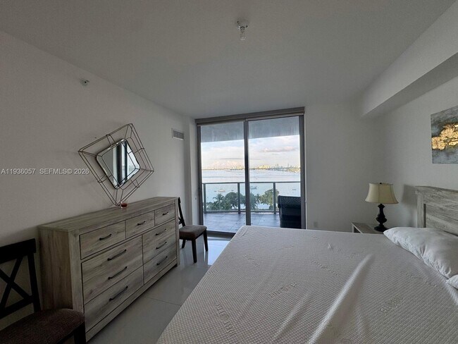 Building Photo - 488 NE 18th St