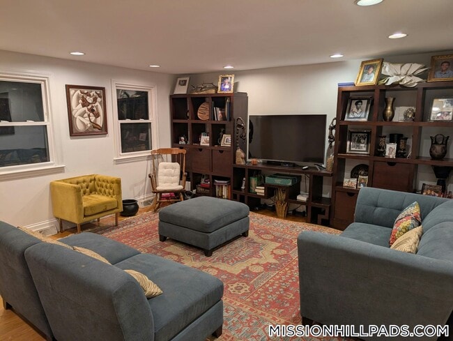 Building Photo - 45 Fort Ave