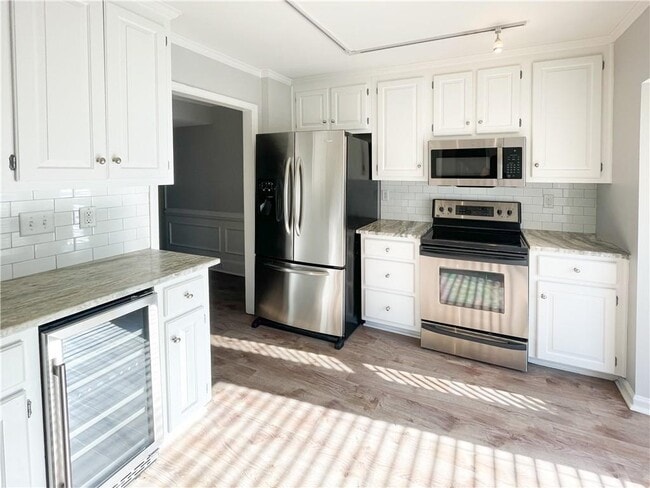 Building Photo - 325 Towergate Pl