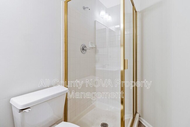 Building Photo - 208 Ellsworth St
