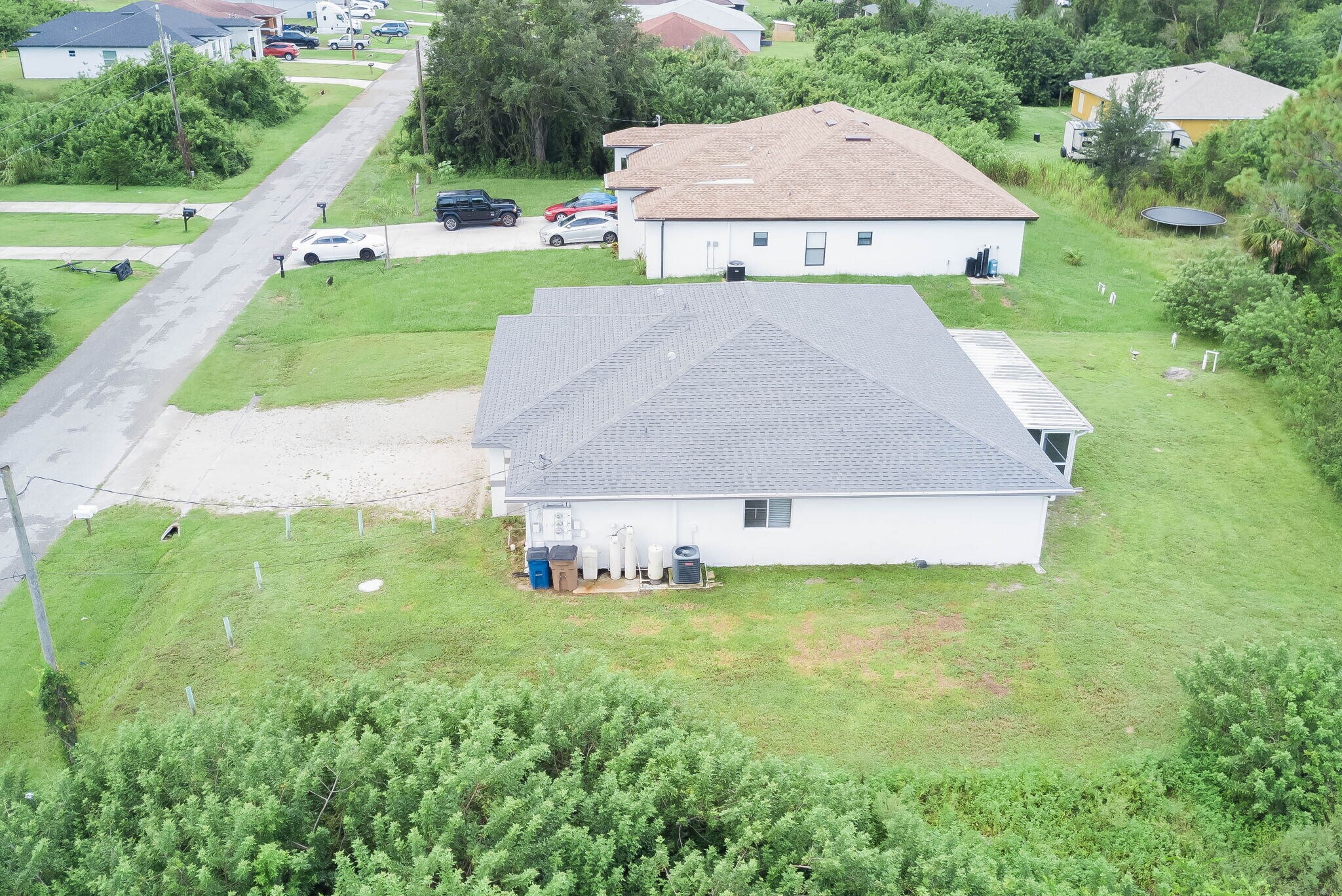 Building Photo - 704 Ichabod Ave S