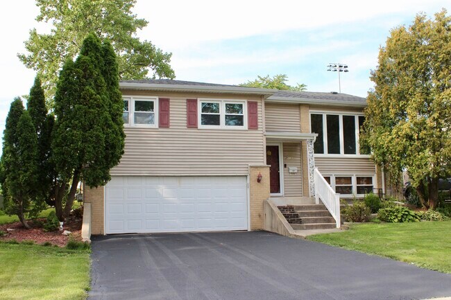 Primary Photo - 2510 Ravinia Ln