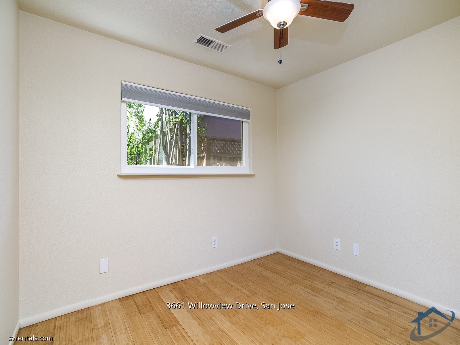 Building Photo - 3661 Willowview Dr