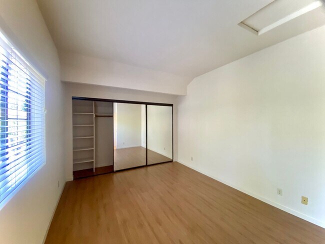 Building Photo - Large, open-concept 2-bedroom home in Mission San Jose!