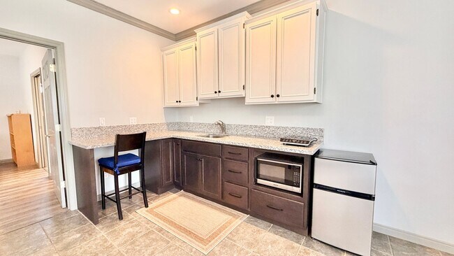 Building Photo - Darling Garage-attached-only Guest Home unit on Private Property in the desirable and beautiful S...
