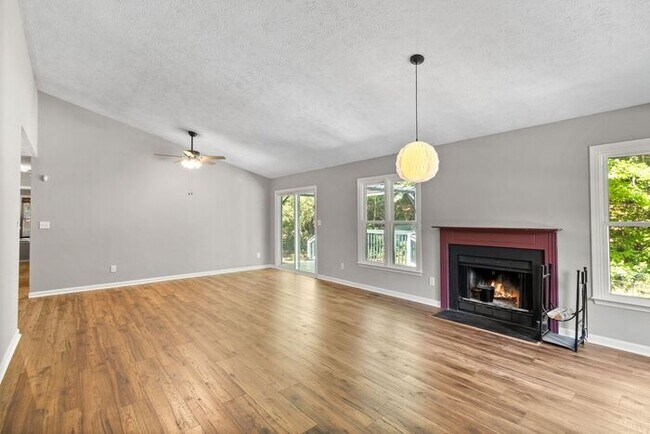 Building Photo - 3294 Florida Dr