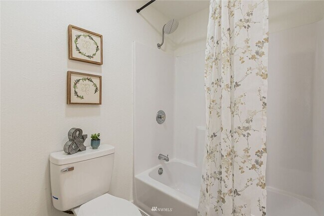 Building Photo - Great Location! 2bd, 1bath House in Tacoma!