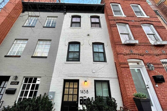 Building Photo - 1423 Q St NW