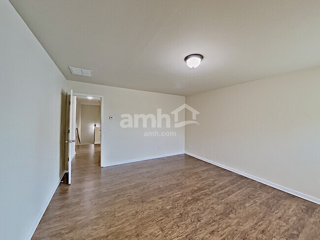 Building Photo - 3061 Avondale Blvd SE