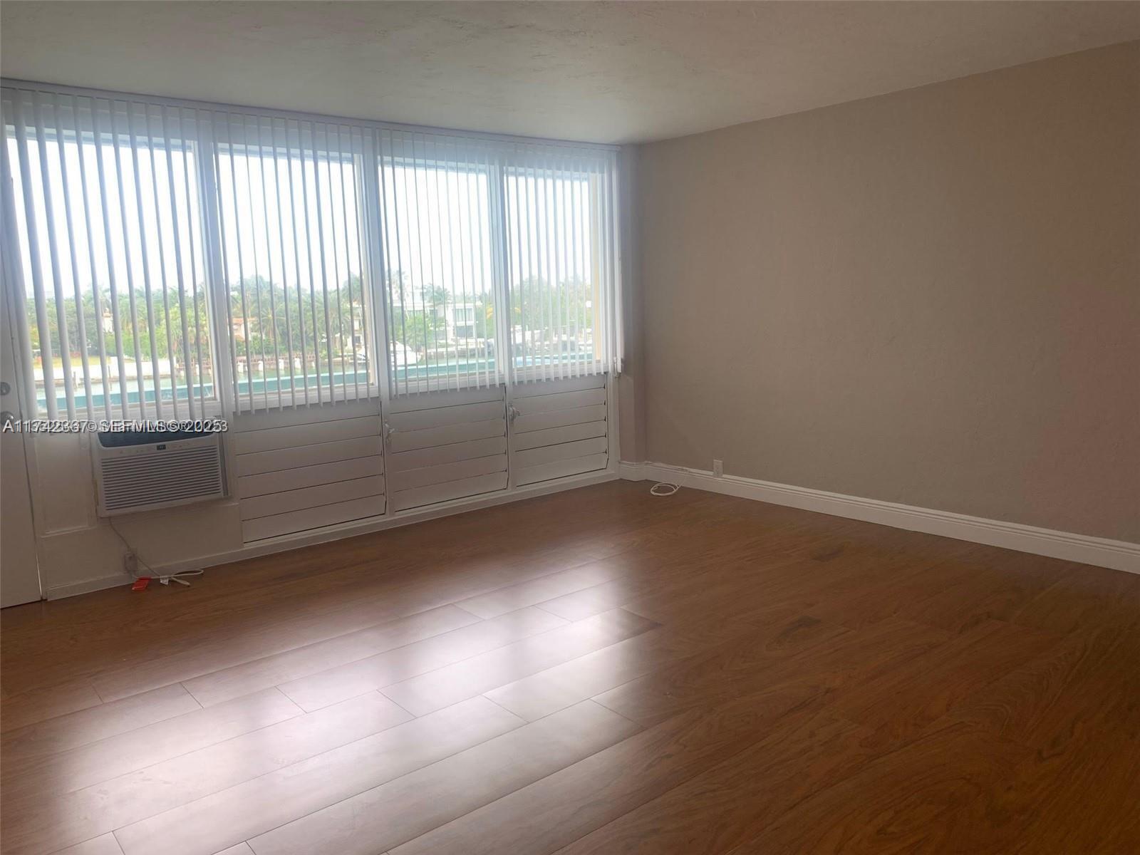 Building Photo - 6484 Indian Creek Dr