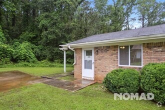 Building Photo - Charming 2BR Duplex in Fairburn