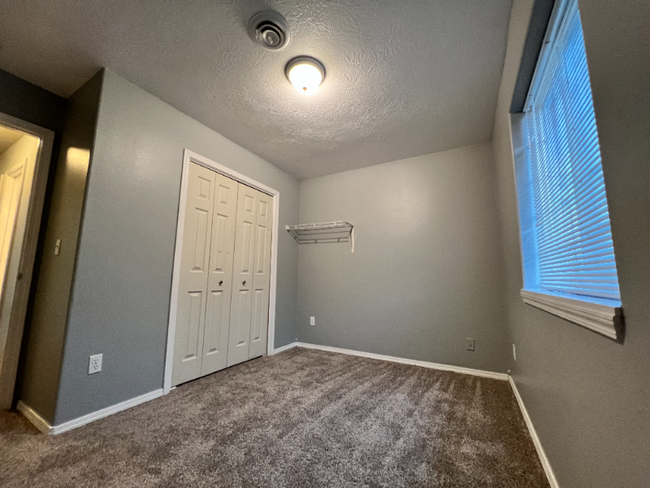 Building Photo - 7480 Edgebrook Dr