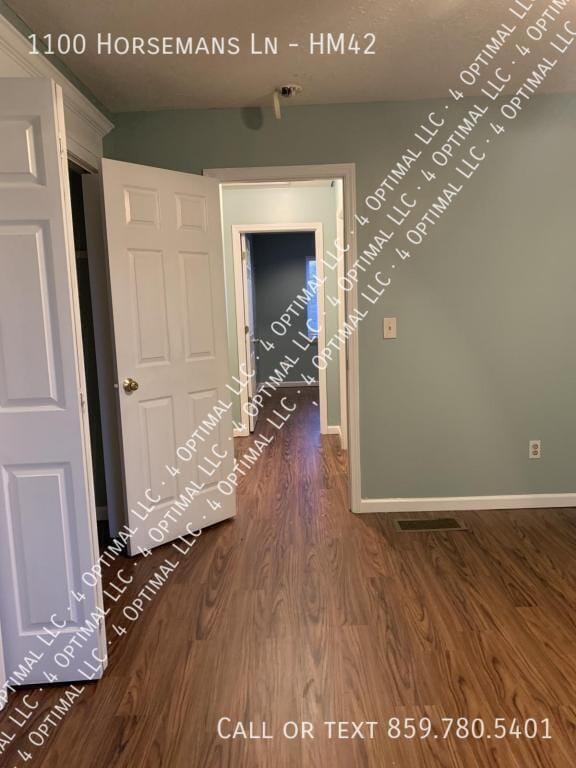 Building Photo - 1100 Horsemans Ln