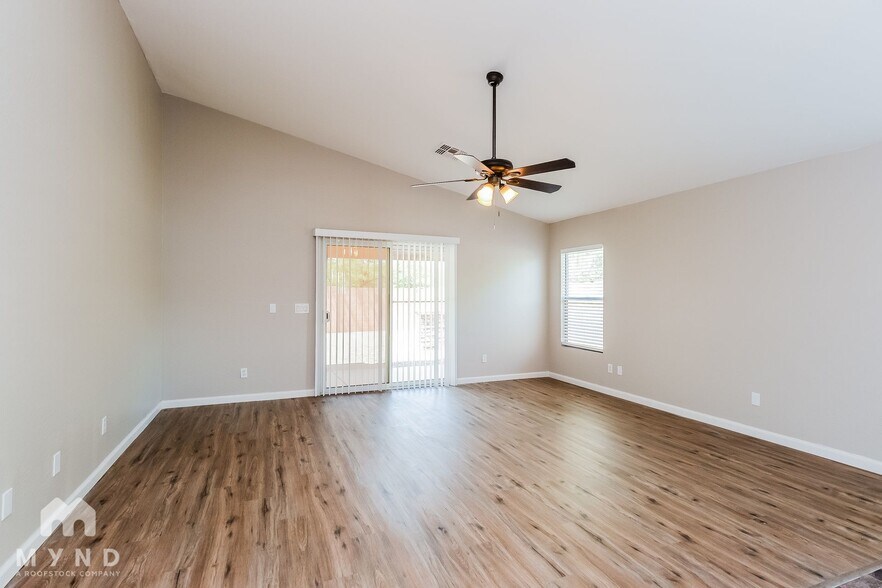 Building Photo - 4712 E Silverbell Rd