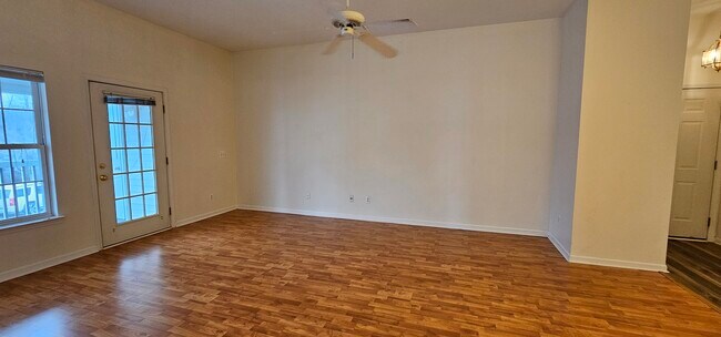 Building Photo - 1215 Joyce Ln